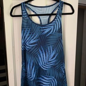 🍋 2/$20 Old Navy Tall length performance tank